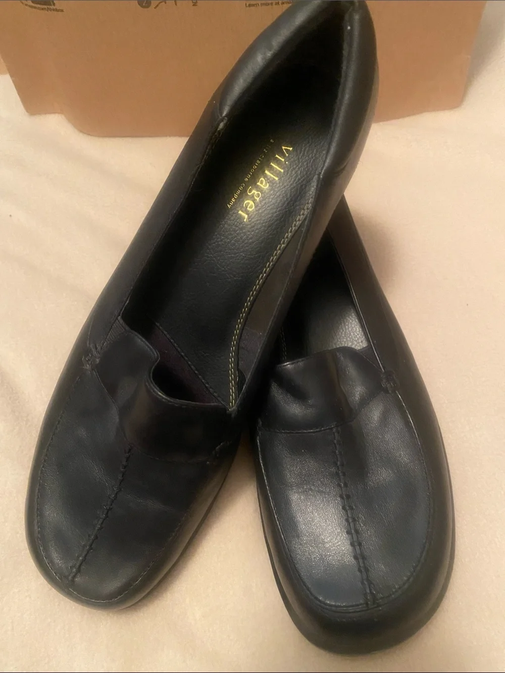 Villard Black Leather Slip-On slight heel